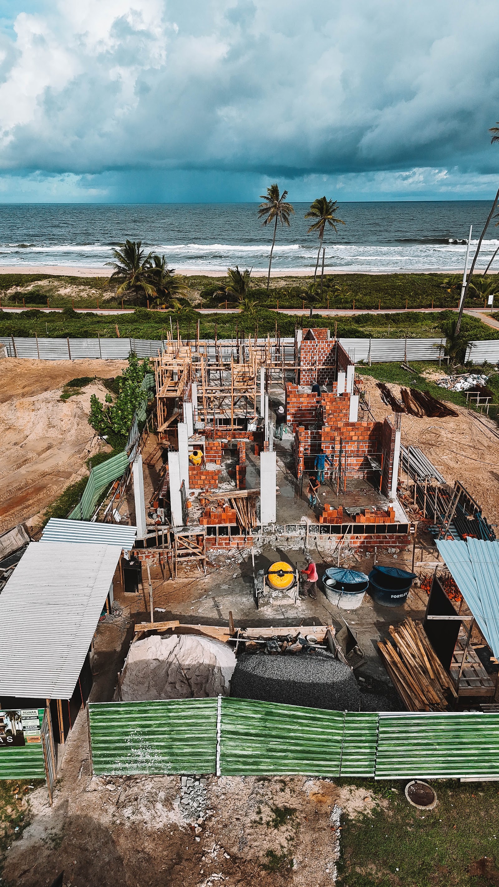 Obra ATLAS de casa de alto padrão à beira-mar em Salvador